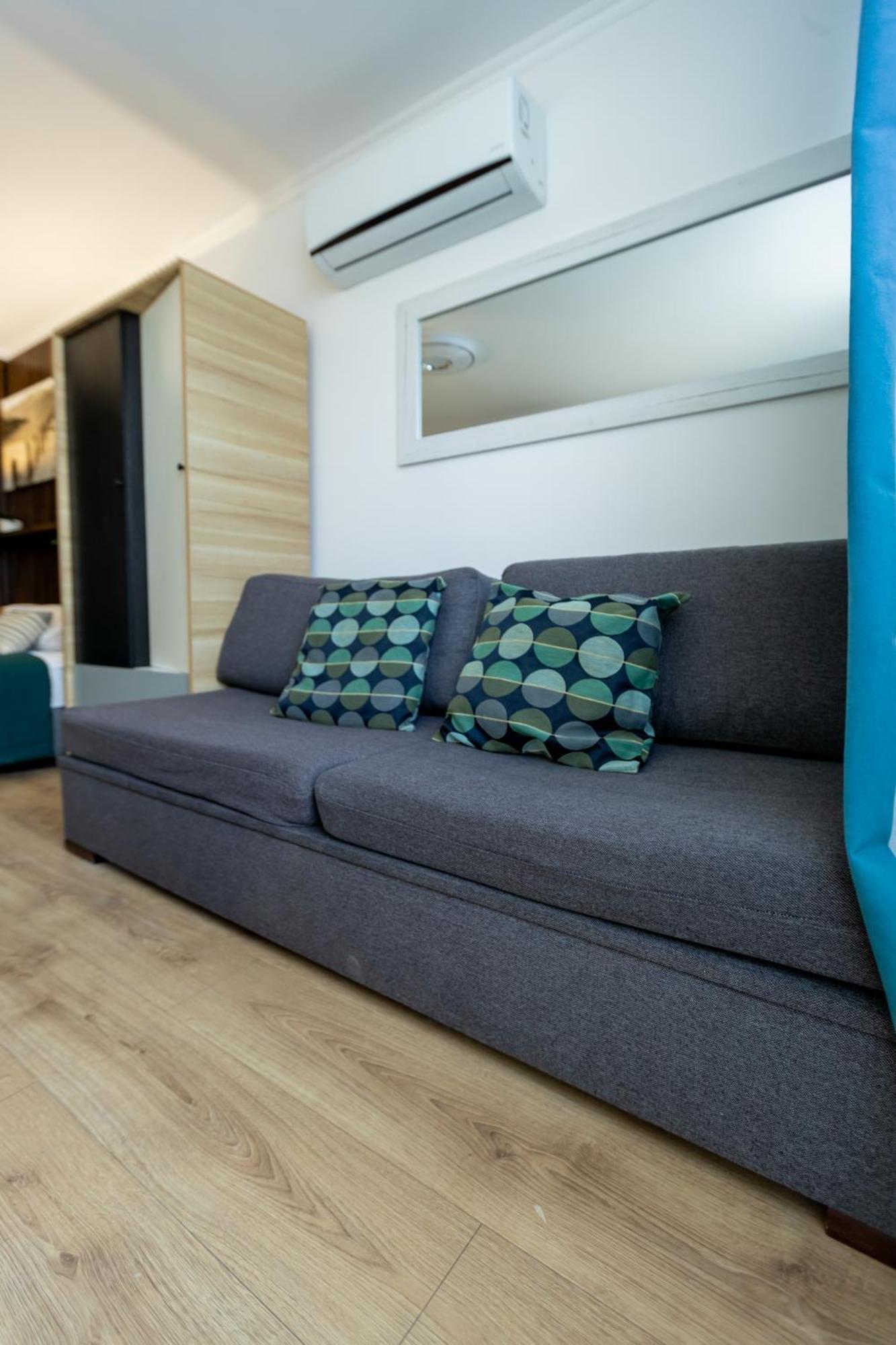 Unitapartament Short Rent In By Metro Station Rondo Onz With 3bedrooms 22 Warszawa