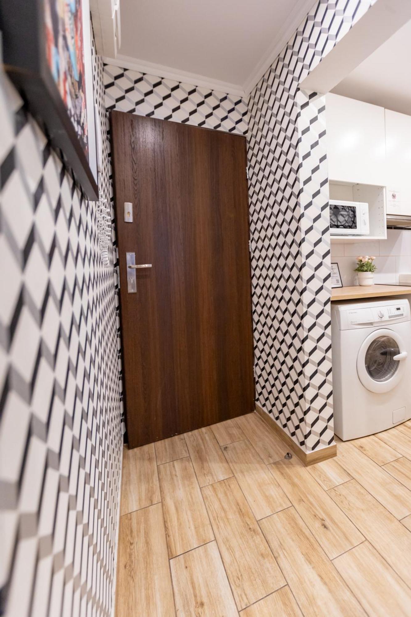 Unitapartament Short Rent In By Metro Station Rondo Onz With 3bedrooms 22 Butas Warsaw