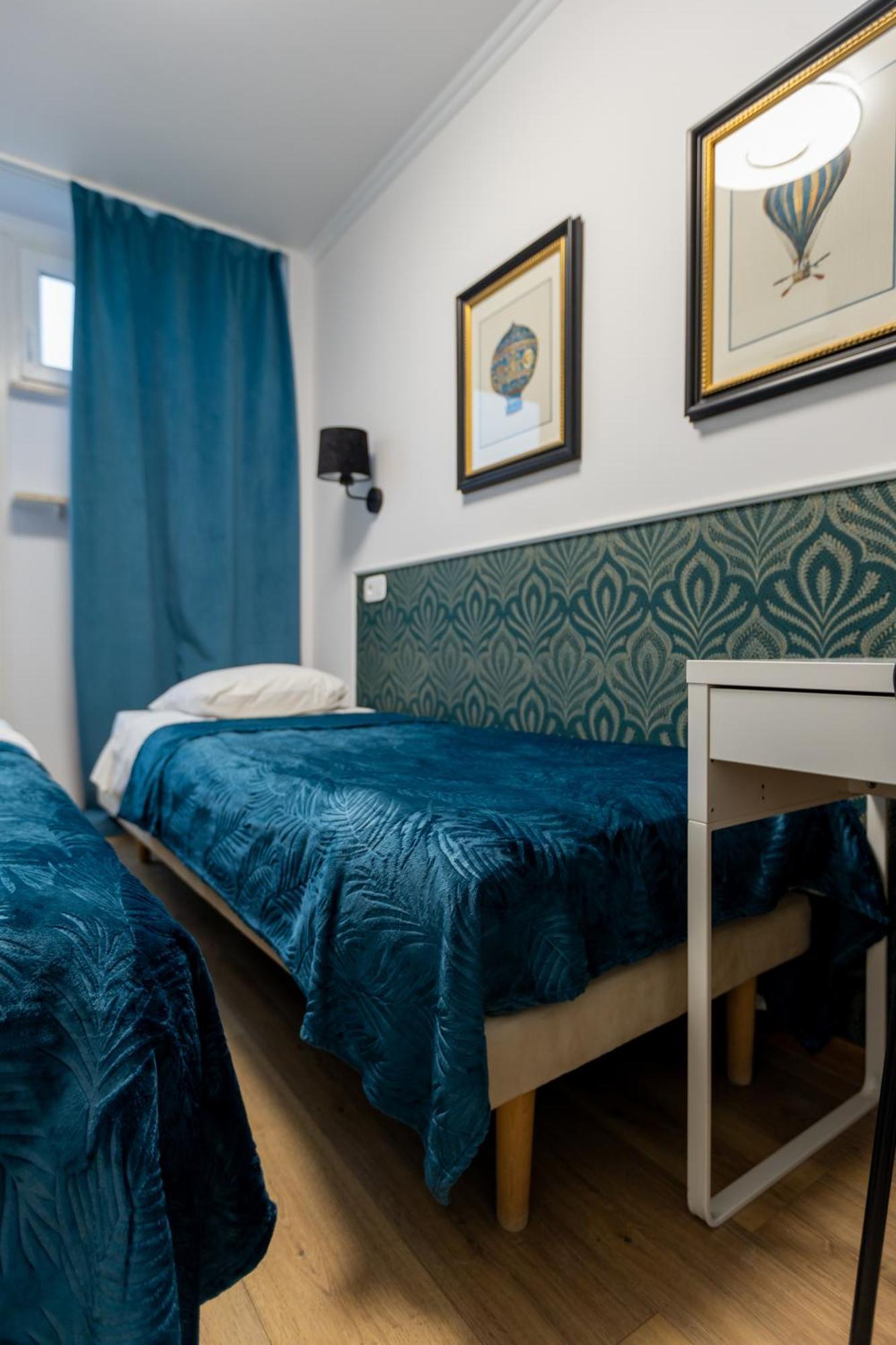 Butas Unitapartament Short Rent In By Metro Station Rondo Onz With 3bedrooms 22 Warsaw
