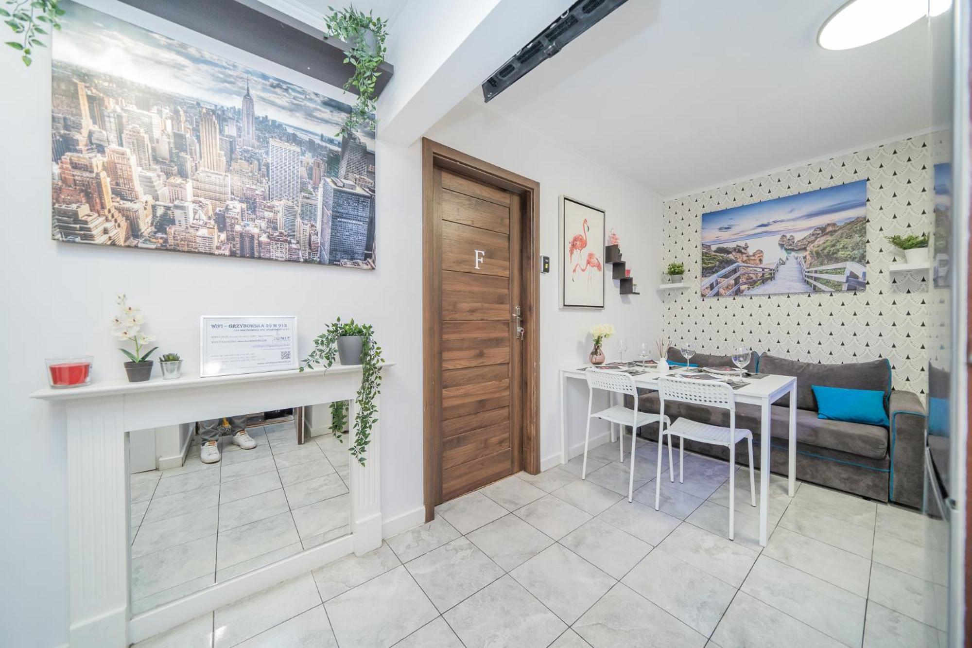 Unitapartament Short Rent In By Metro Station Rondo Onz With 3bedrooms 22 Butas Warsaw