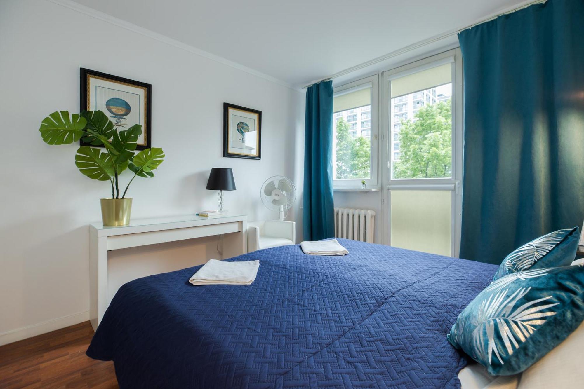 Butas Unitapartament Short Rent In By Metro Station Rondo Onz With 3bedrooms 22 Warsaw
