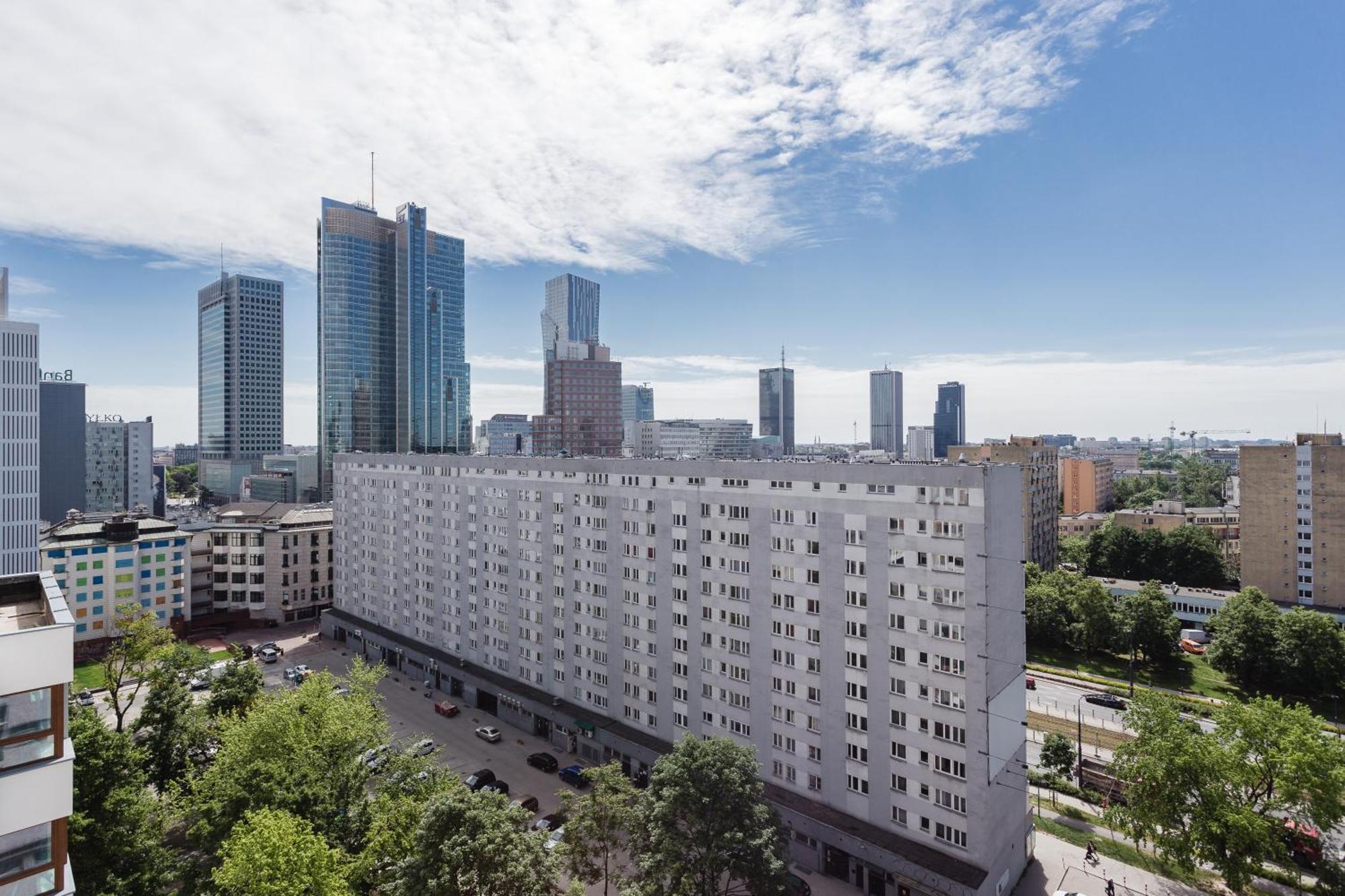Butas Unitapartament Short Rent In By Metro Station Rondo Onz With 3bedrooms 22 Warsaw