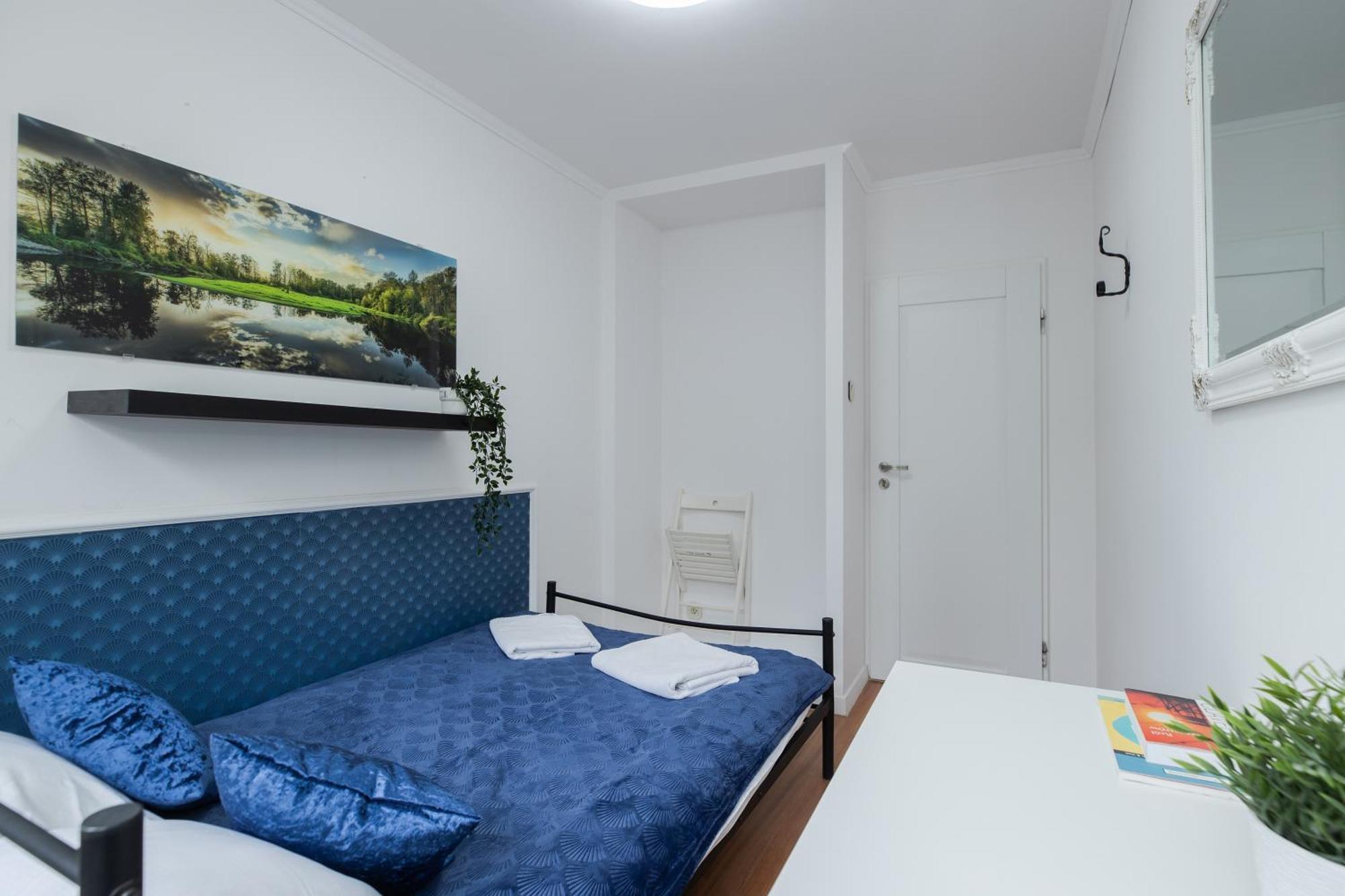 Butas Unitapartament Short Rent In By Metro Station Rondo Onz With 3bedrooms 22 Warsaw